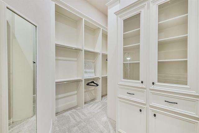 111 Oak Estates Drive, Conroe, TX 77384
