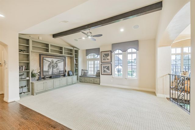 111 Oak Estates Drive, Conroe, TX 77384