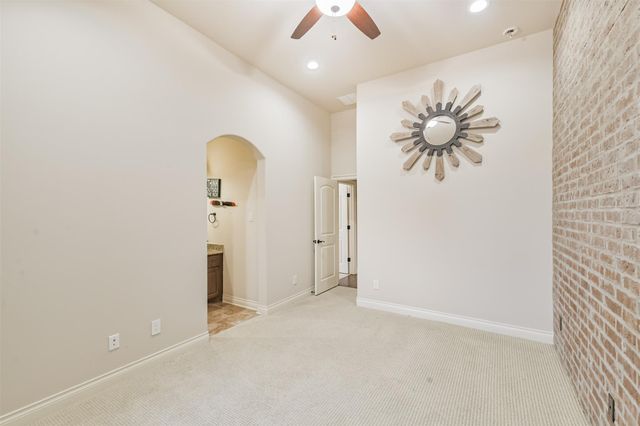 111 Oak Estates Drive, Conroe, TX 77384