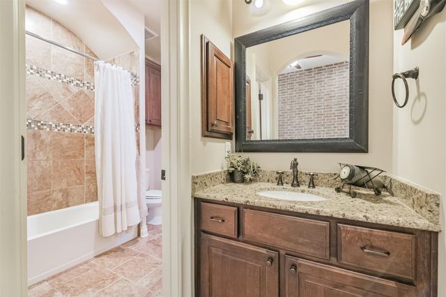 111 Oak Estates Drive, Conroe, TX 77384