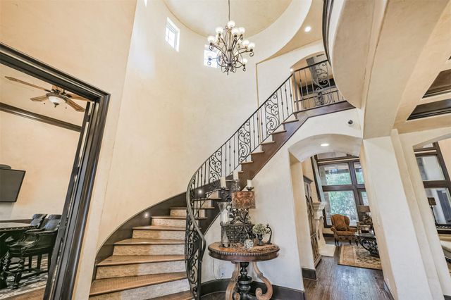 111 Oak Estates Drive, Conroe, TX 77384