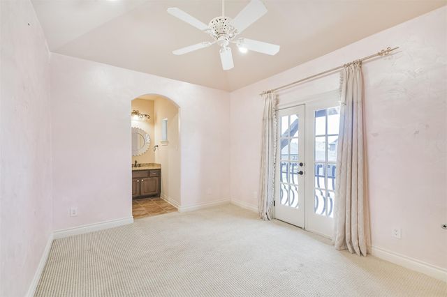 111 Oak Estates Drive, Conroe, TX 77384