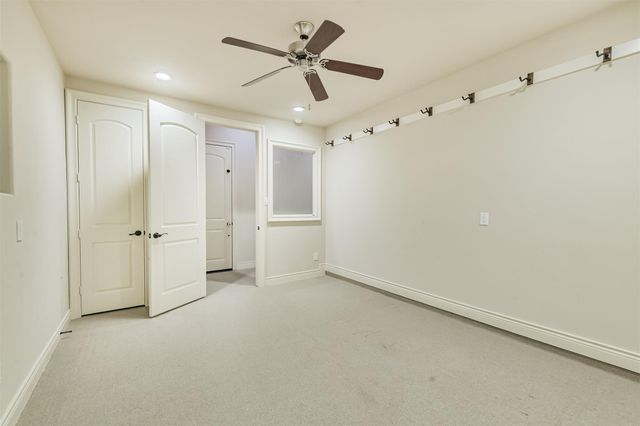 111 Oak Estates Drive, Conroe, TX 77384