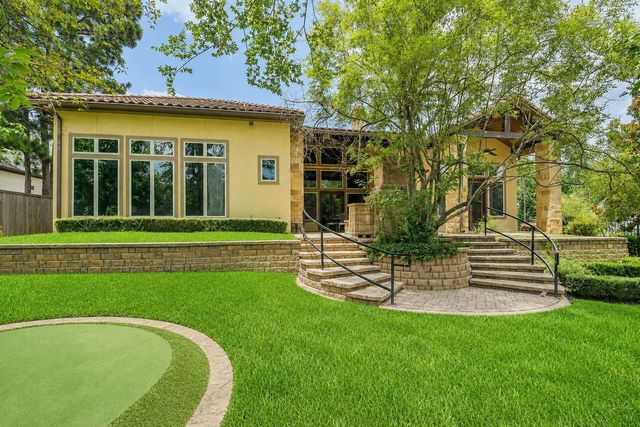 111 Oak Estates Drive, Conroe, TX 77384