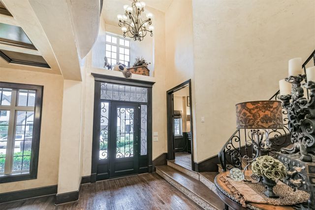 111 Oak Estates Drive, Conroe, TX 77384