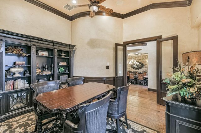 111 Oak Estates Drive, Conroe, TX 77384