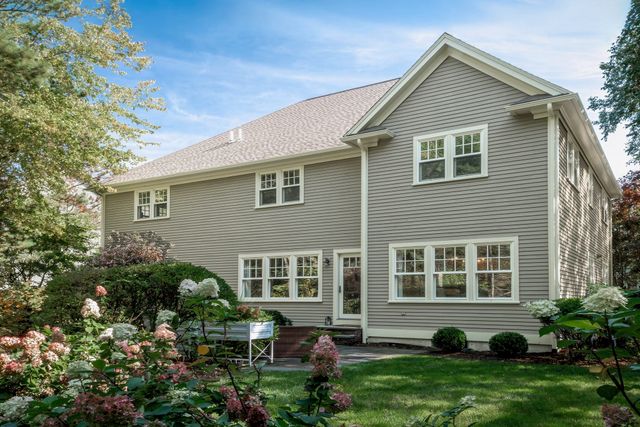 6 Partridgeberry Pl, Ipswich, MA 01938