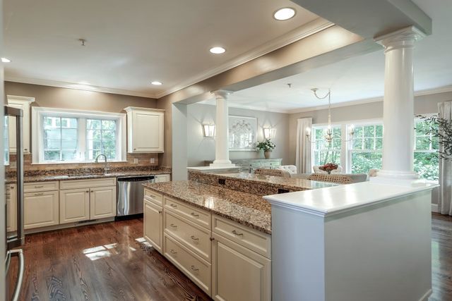 6 Partridgeberry Pl, Ipswich, MA 01938