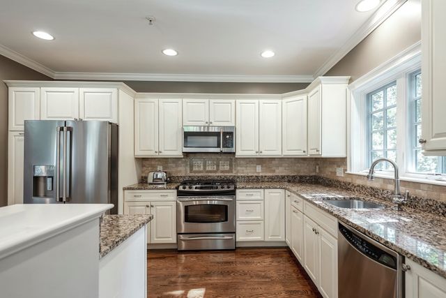 6 Partridgeberry Pl, Ipswich, MA 01938