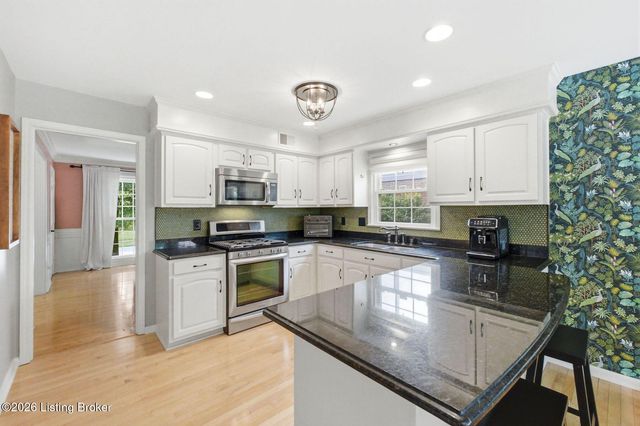 3410 Broeck Pointe Cir, Louisville, KY 40241