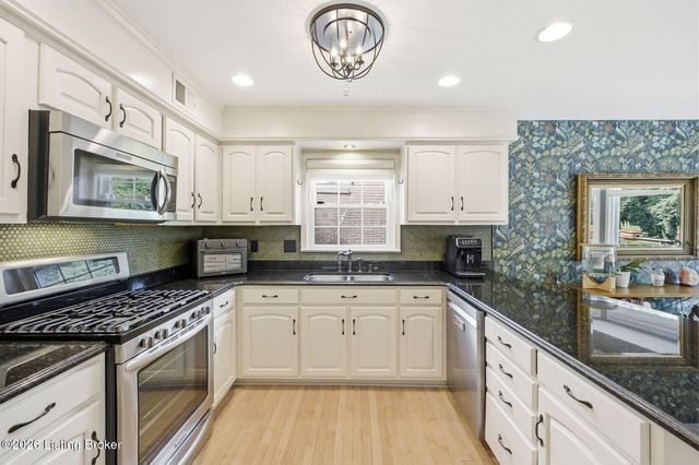 3410 Broeck Pointe Cir, Louisville, KY 40241