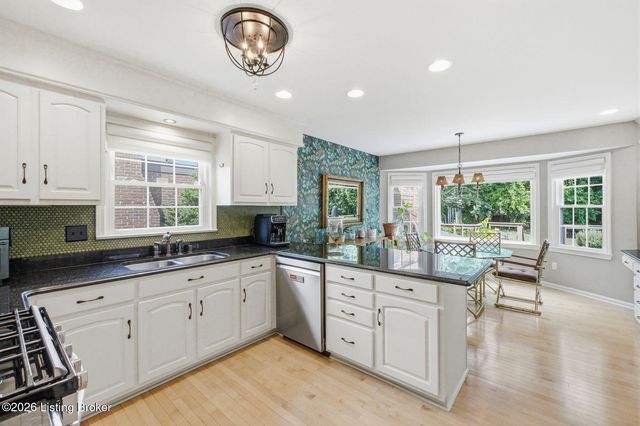 3410 Broeck Pointe Cir, Louisville, KY 40241