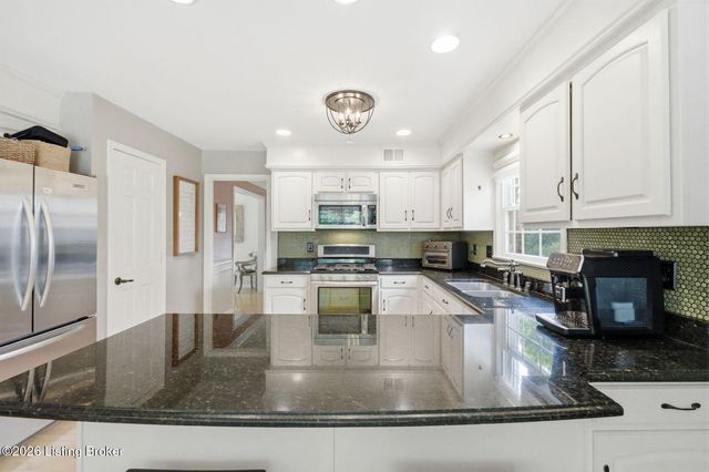 3410 Broeck Pointe Cir, Louisville, KY 40241