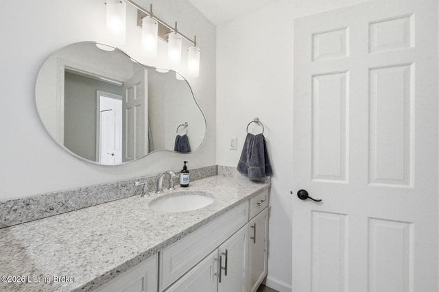 3410 Broeck Pointe Cir, Louisville, KY 40241