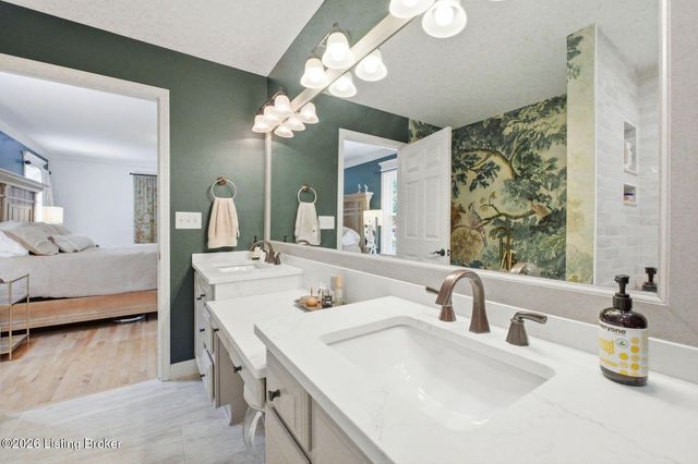 3410 Broeck Pointe Cir, Louisville, KY 40241
