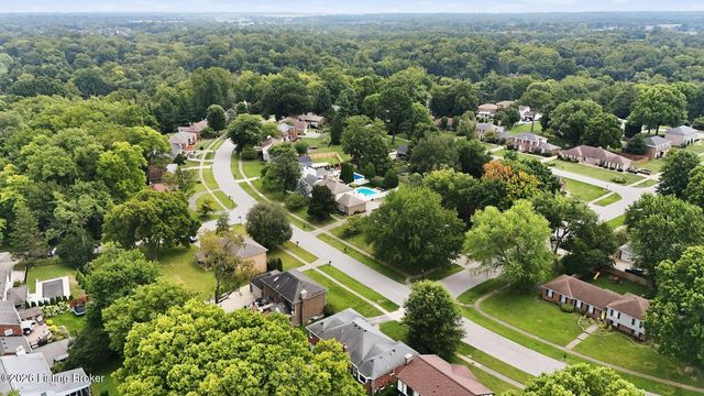 3410 Broeck Pointe Cir, Louisville, KY 40241