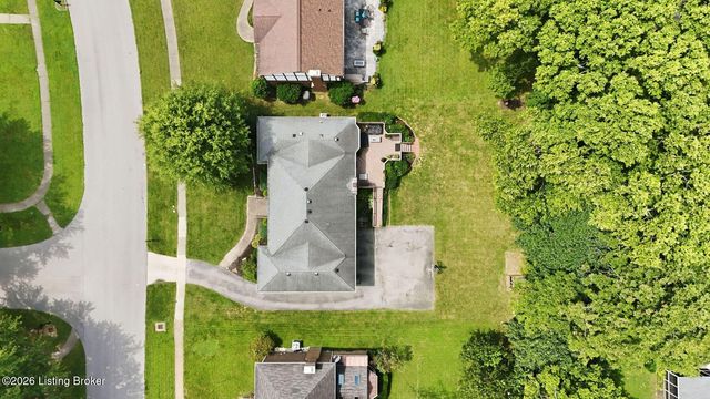 3410 Broeck Pointe Cir, Louisville, KY 40241