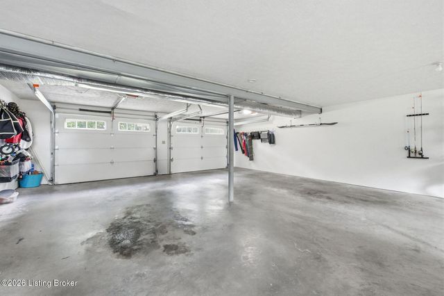 3410 Broeck Pointe Cir, Louisville, KY 40241