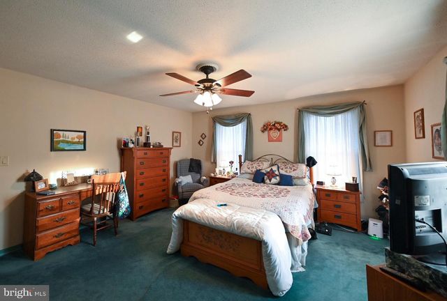 25 CEDAR BROOK RD, Sicklerville, NJ 08081