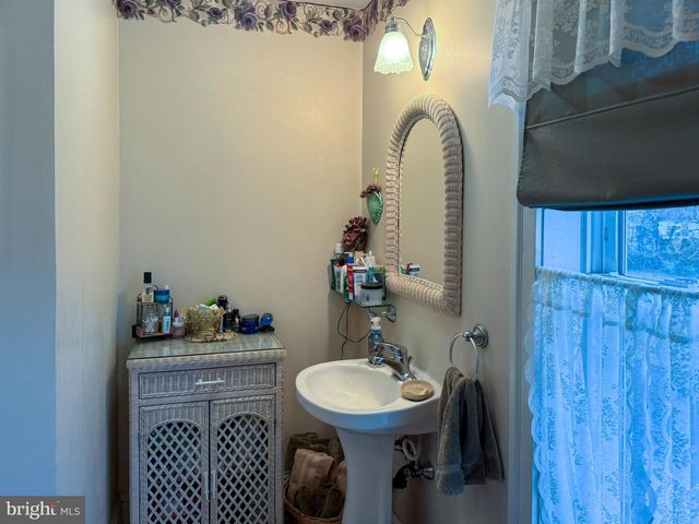 25 CEDAR BROOK RD, Sicklerville, NJ 08081