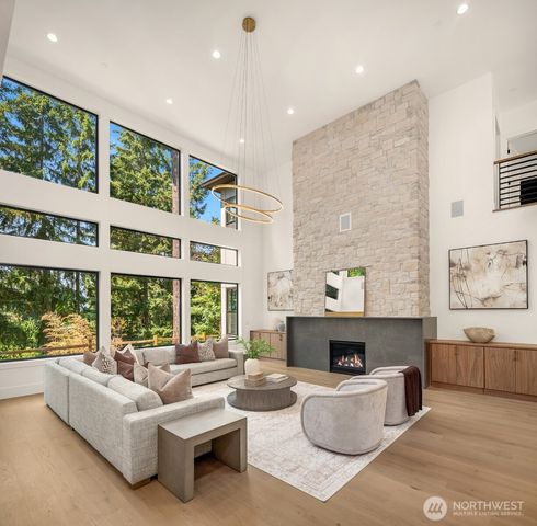 2009 102nd Place SE, Bellevue, WA 98004