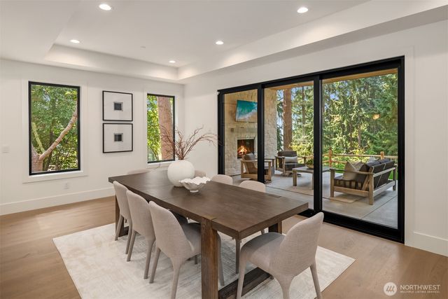 2009 102nd Place SE, Bellevue, WA 98004