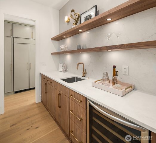 2009 102nd Place SE, Bellevue, WA 98004