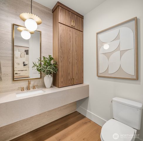 2009 102nd Place SE, Bellevue, WA 98004