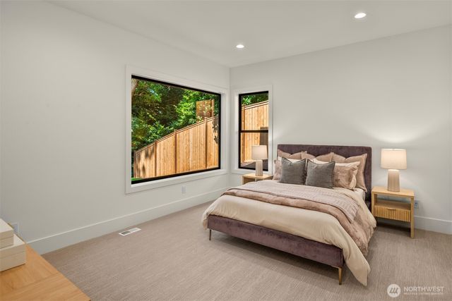 2009 102nd Place SE, Bellevue, WA 98004