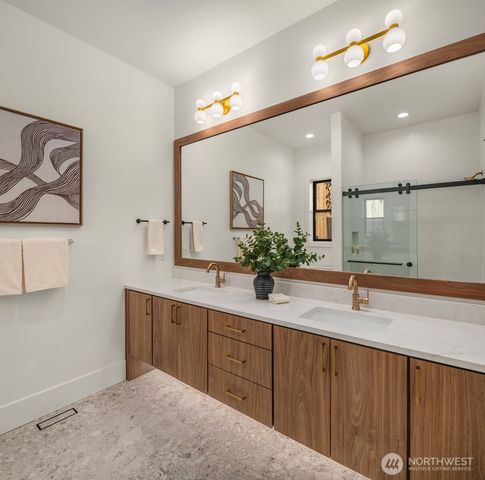 2009 102nd Place SE, Bellevue, WA 98004