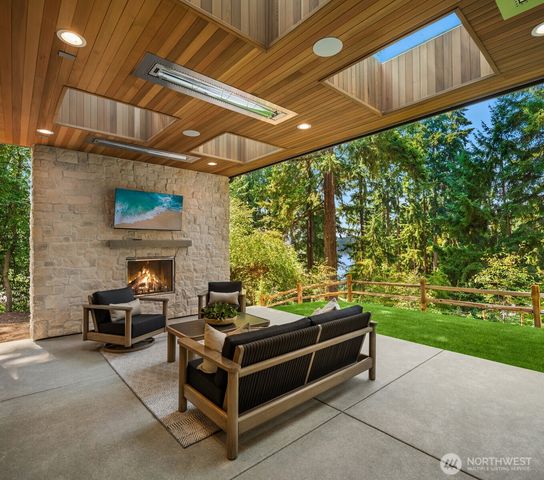 2009 102nd Place SE, Bellevue, WA 98004