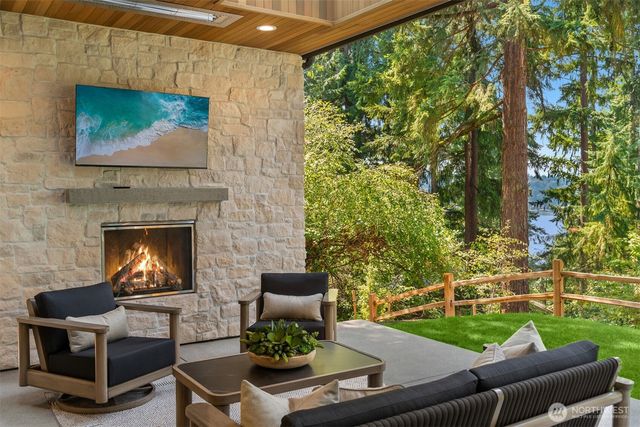 2009 102nd Place SE, Bellevue, WA 98004