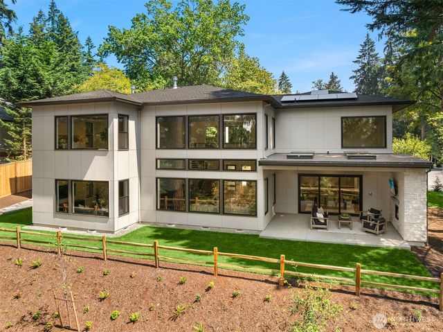 2009 102nd Place SE, Bellevue, WA 98004