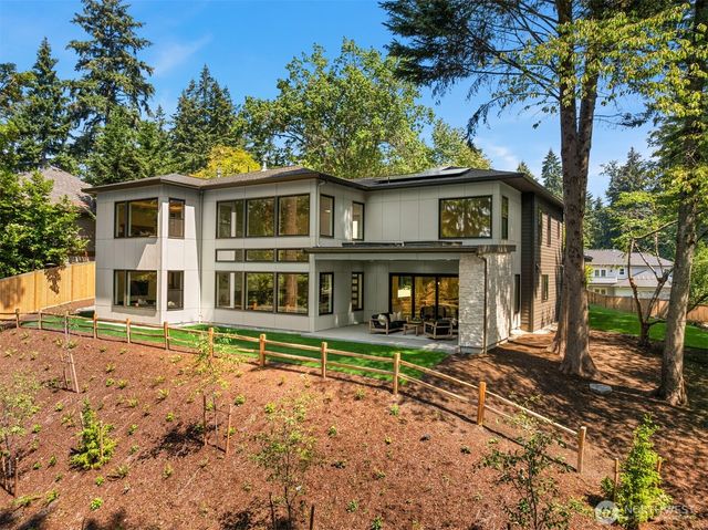 2009 102nd Place SE, Bellevue, WA 98004