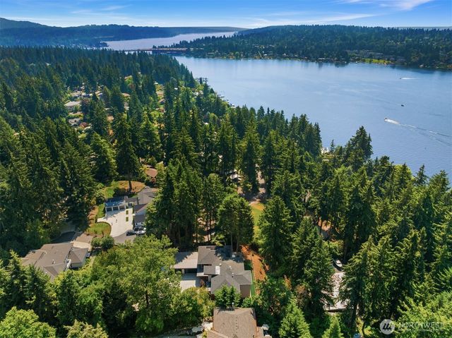 2009 102nd Place SE, Bellevue, WA 98004