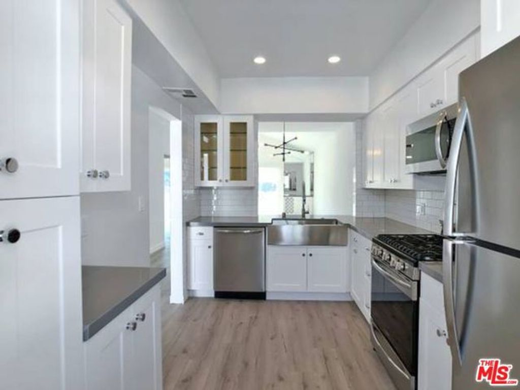 1900 SILVER 201, Los Angeles, CA 90039