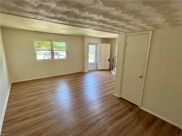 811 Cathedral DR, Virginia Beach, VA 23455