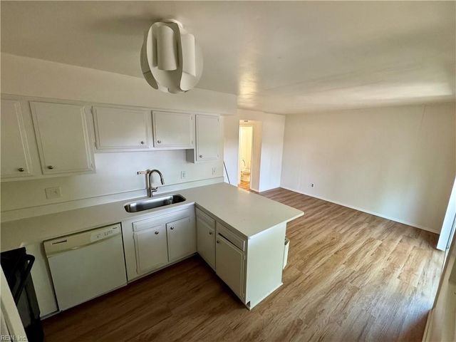 811 Cathedral DR, Virginia Beach, VA 23455