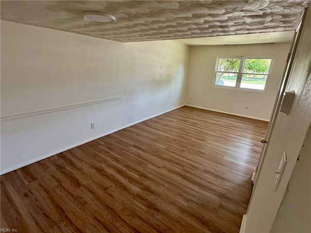 811 Cathedral DR, Virginia Beach, VA 23455