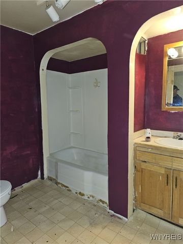 40 Walnut Street, Batavia City, NY 14020