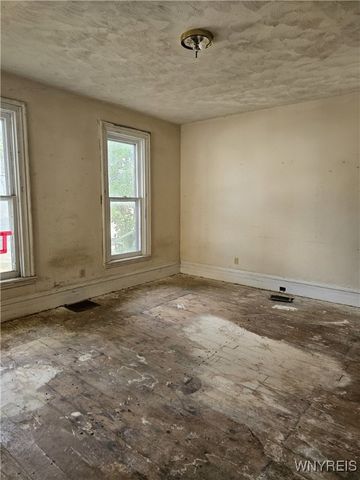 40 Walnut Street, Batavia City, NY 14020