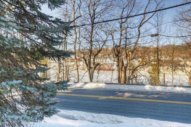 145 River Drive 145, Elmwood Park Boro, NJ 07407