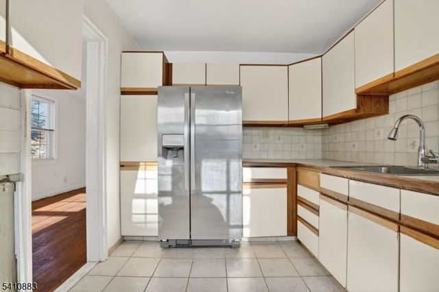 145 River Drive 145, Elmwood Park Boro, NJ 07407