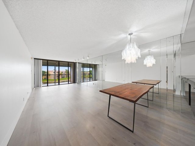6539 CORAL LAKE Drive 403, Margate, FL 33063