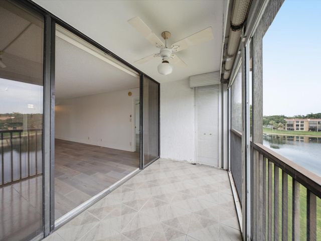 6539 CORAL LAKE Drive 403, Margate, FL 33063