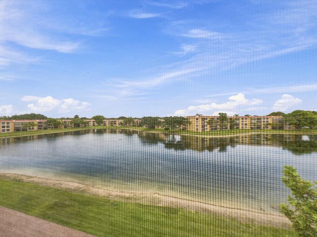 6539 CORAL LAKE Drive 403, Margate, FL 33063