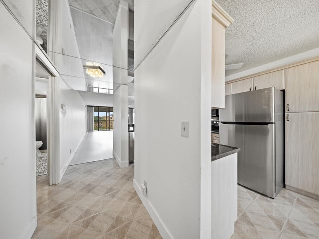 6539 CORAL LAKE Drive 403, Margate, FL 33063