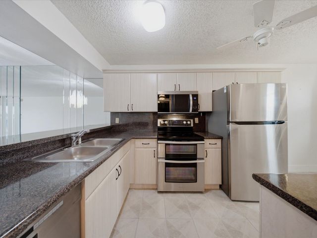 6539 CORAL LAKE Drive 403, Margate, FL 33063