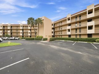 6539 CORAL LAKE Drive 403, Margate, FL 33063