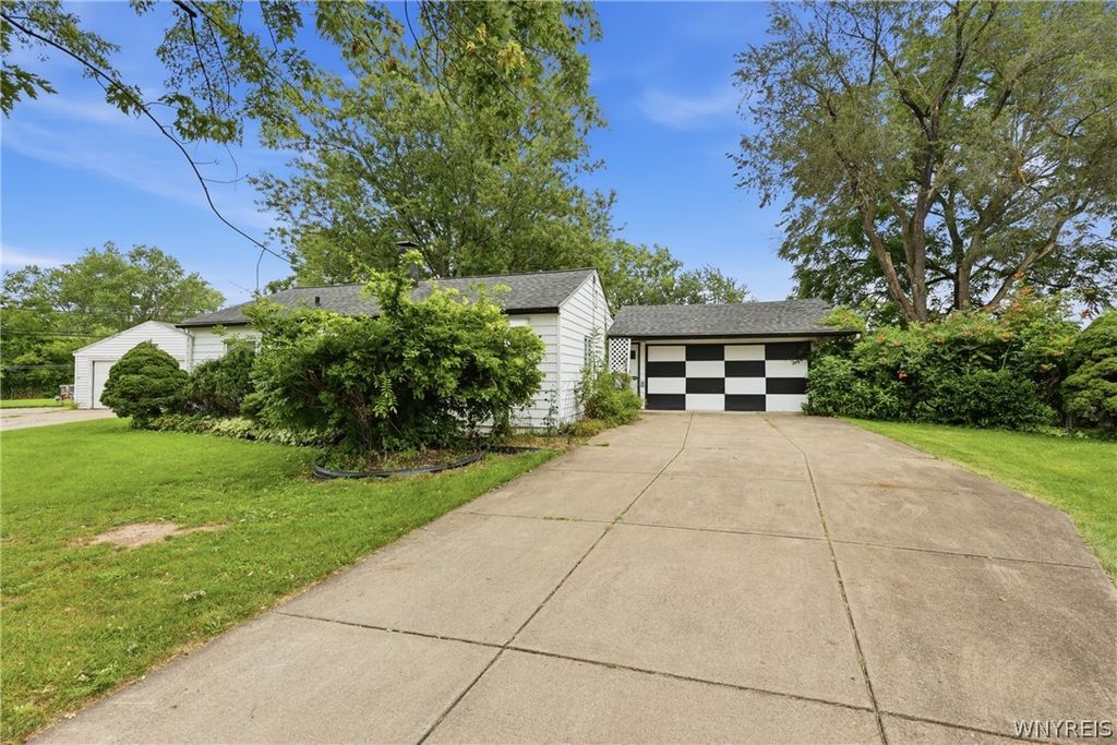 22 Cornell Court, Tonawanda, NY 14150